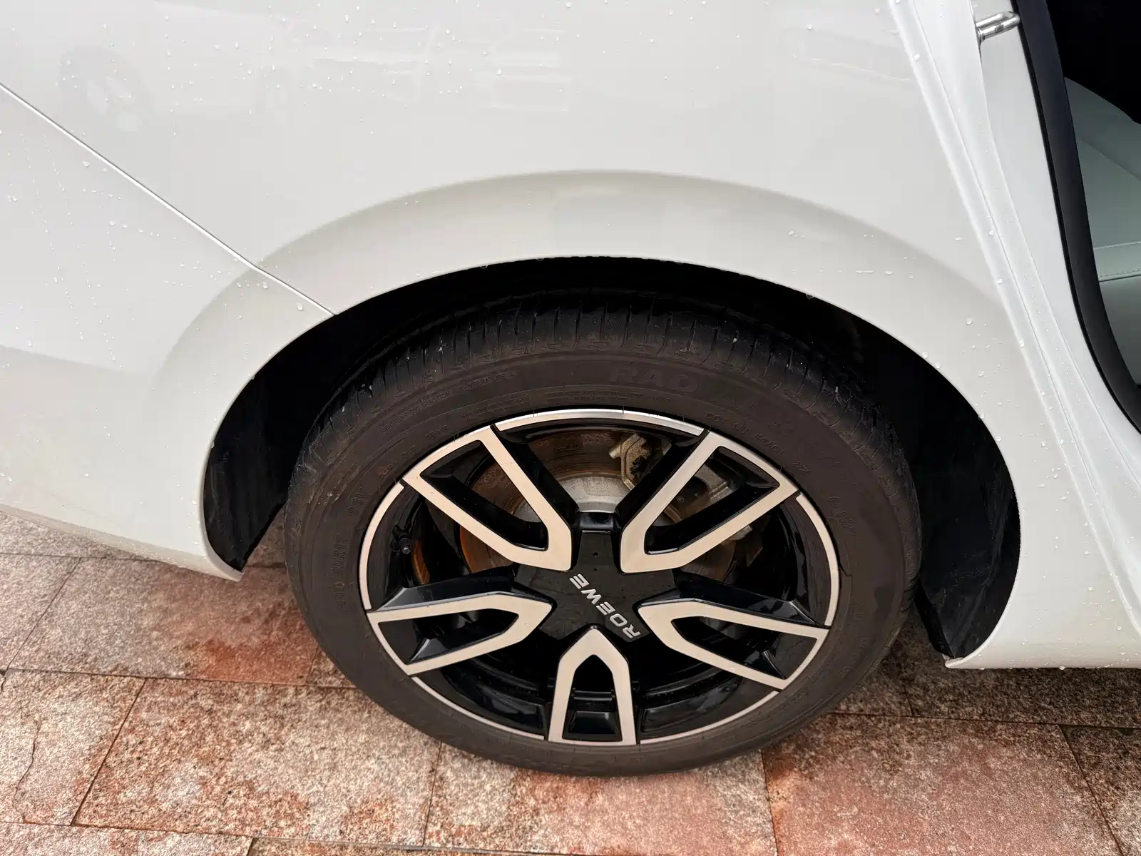 Фото 17 - Roewe D6