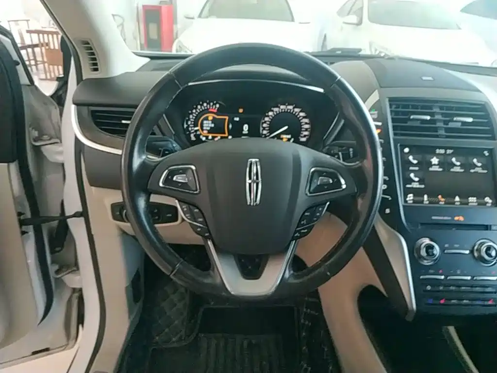 Photo 11 - Lincoln MKC