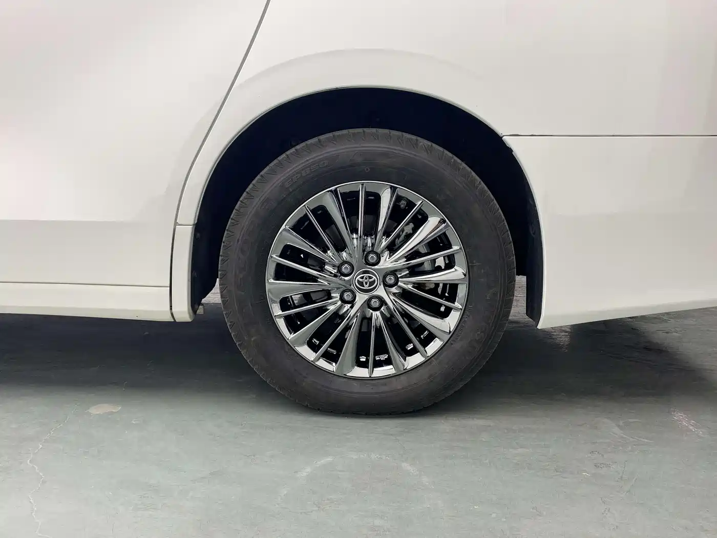 Toyota Alphard 2019 Hybrid 2.5L Premium Edition фото 11