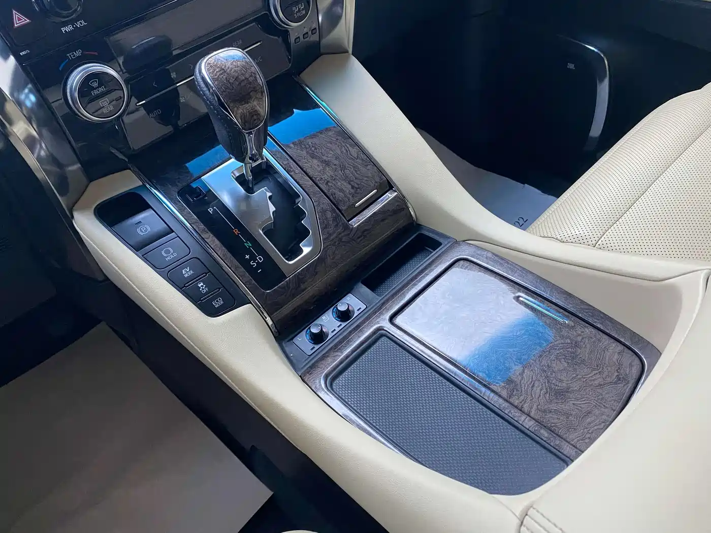 Toyota Alphard 2019 Hybrid 2.5L Premium Edition фото 25