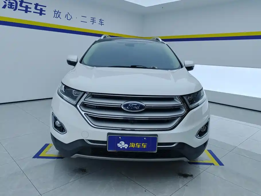 Photo 2 - Ford Edge