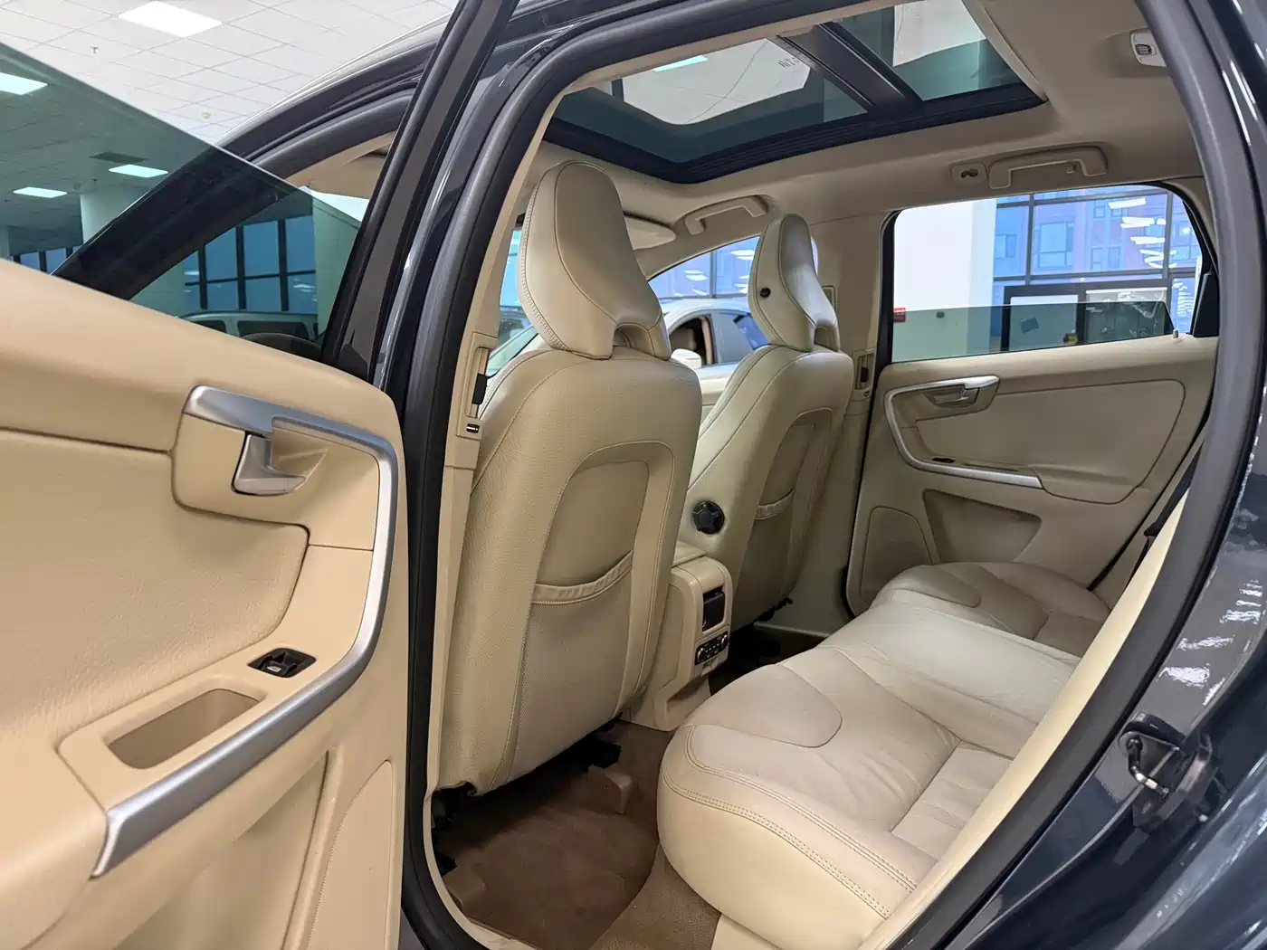 Volvo XC60 (Import) 2009 2010 T6 AWD Excellence