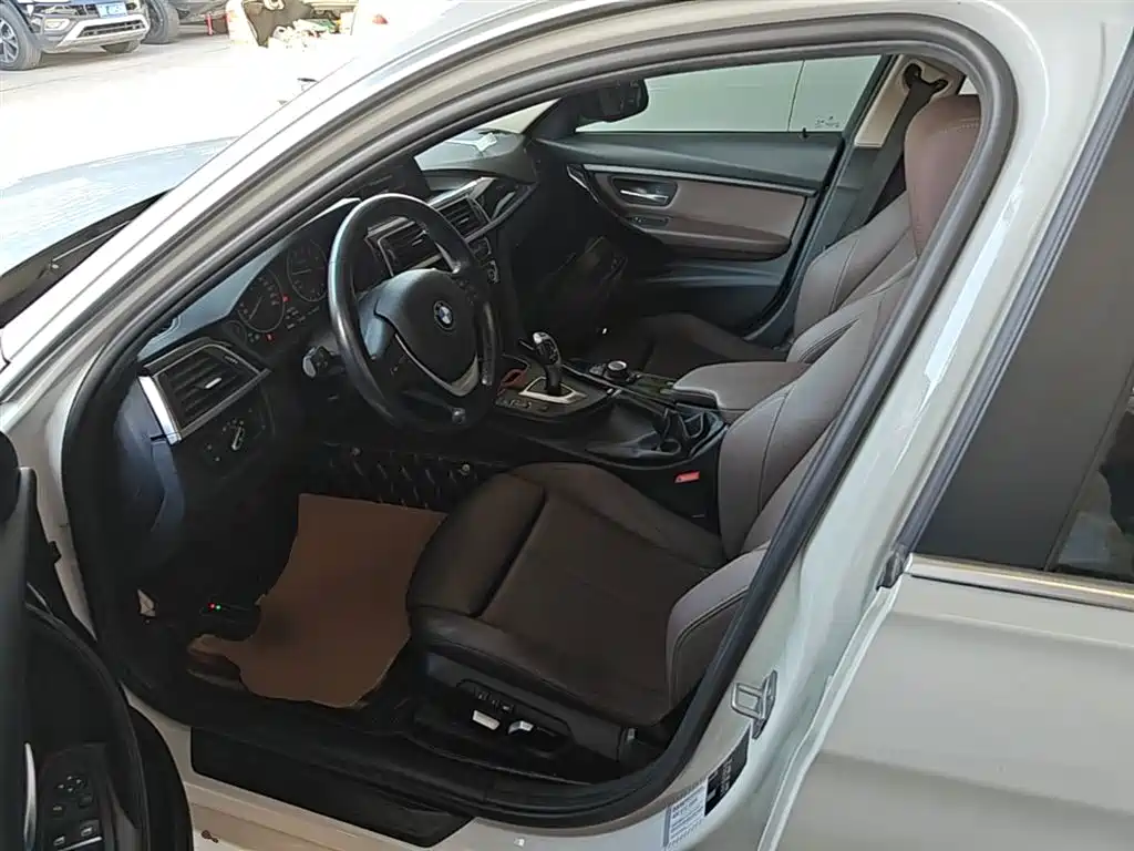 BMW 3 Series 2018 320Li Fashion Style фото 15