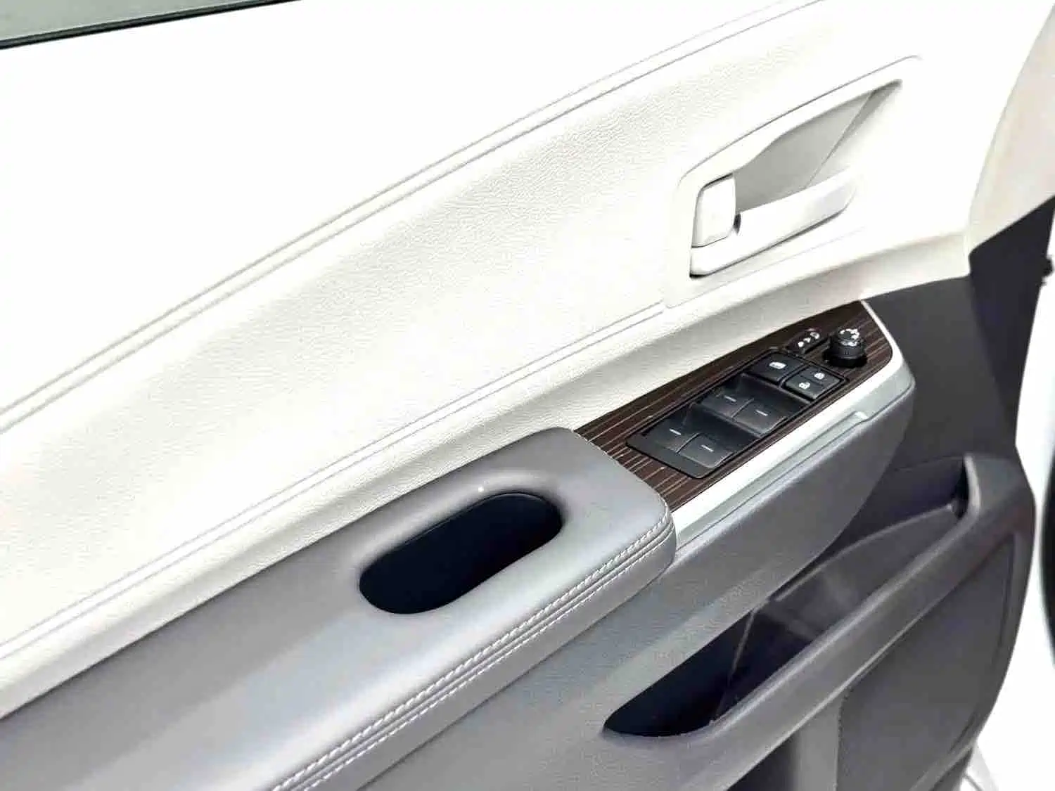 صورة 16 - Toyota Sienna