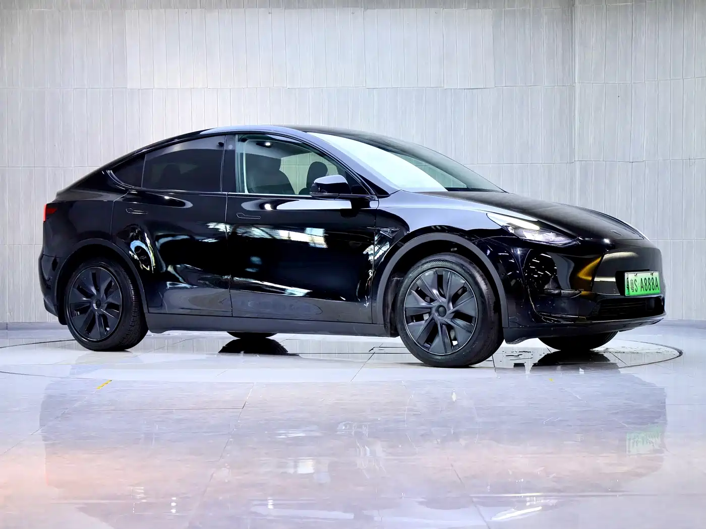 Фото 3 - Tesla Model Y