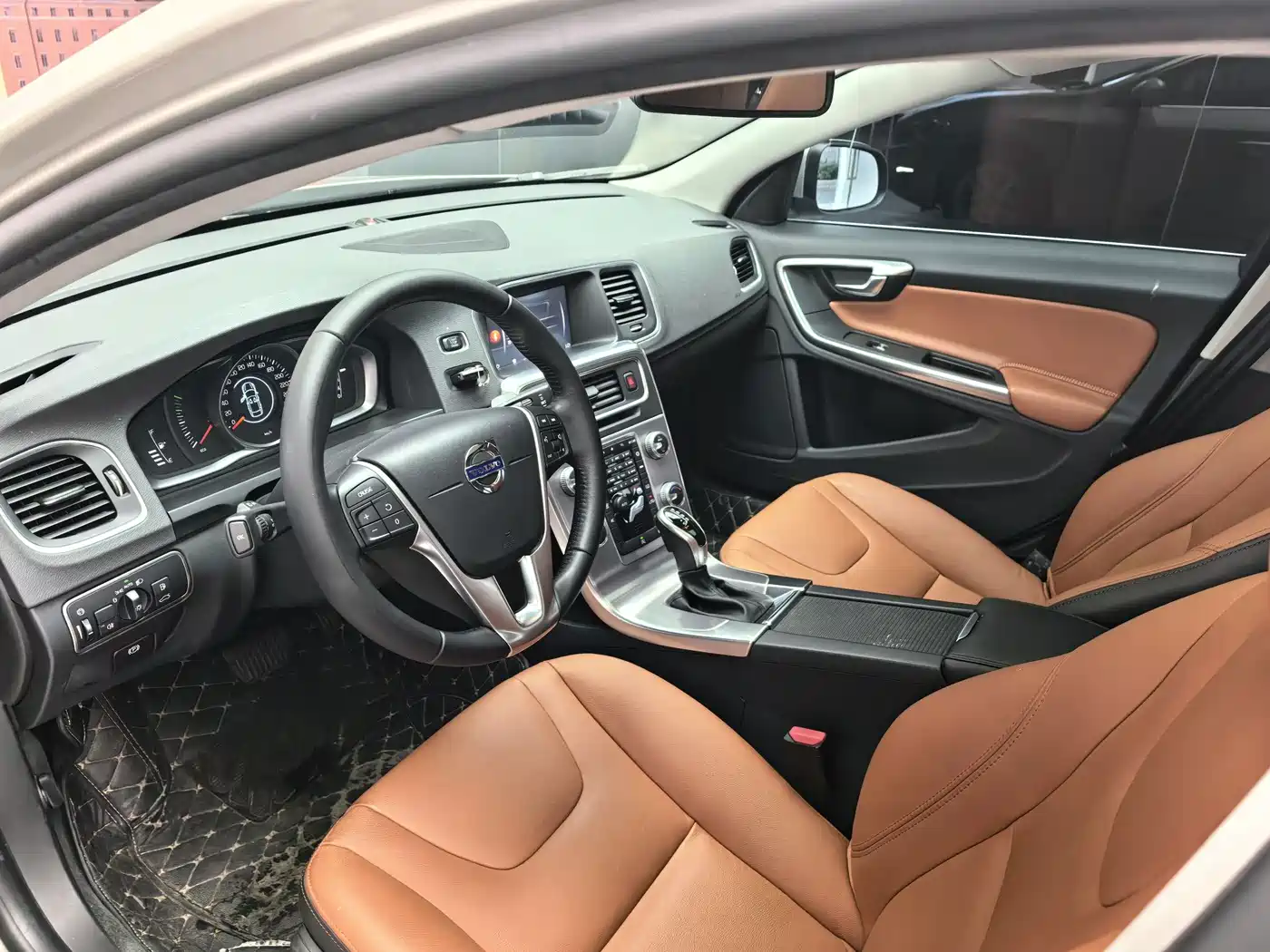 VOLVO S60