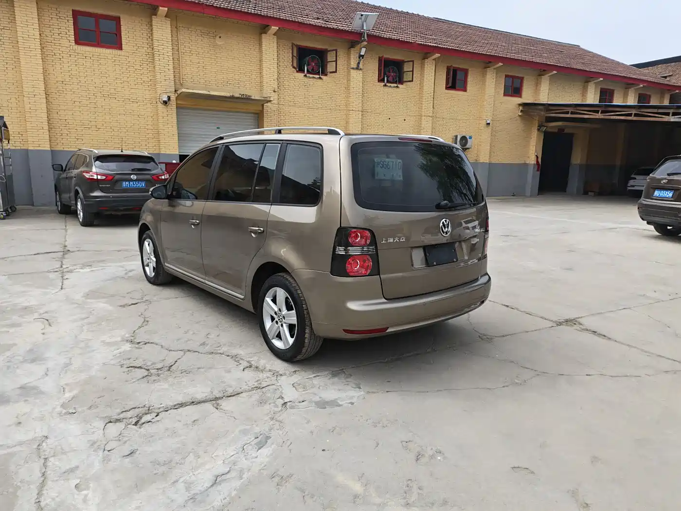 Volkswagen Touran 2015 1.4T DSG Comfort Edition 5-seater фото 7
