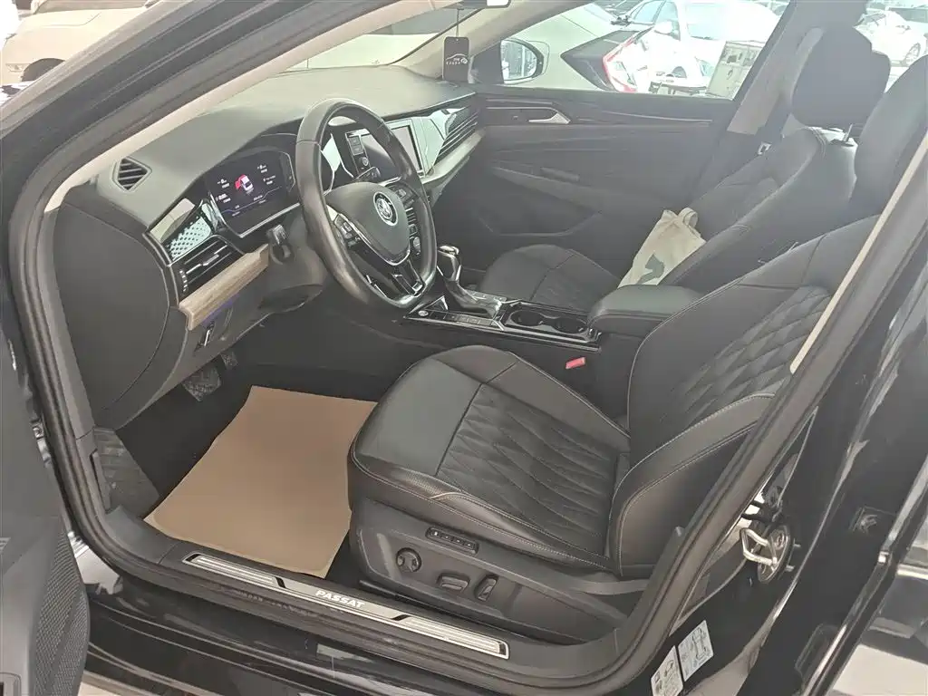 Volkswagen Passat 2019 330TSI Luxury Edition China VI фото 15
