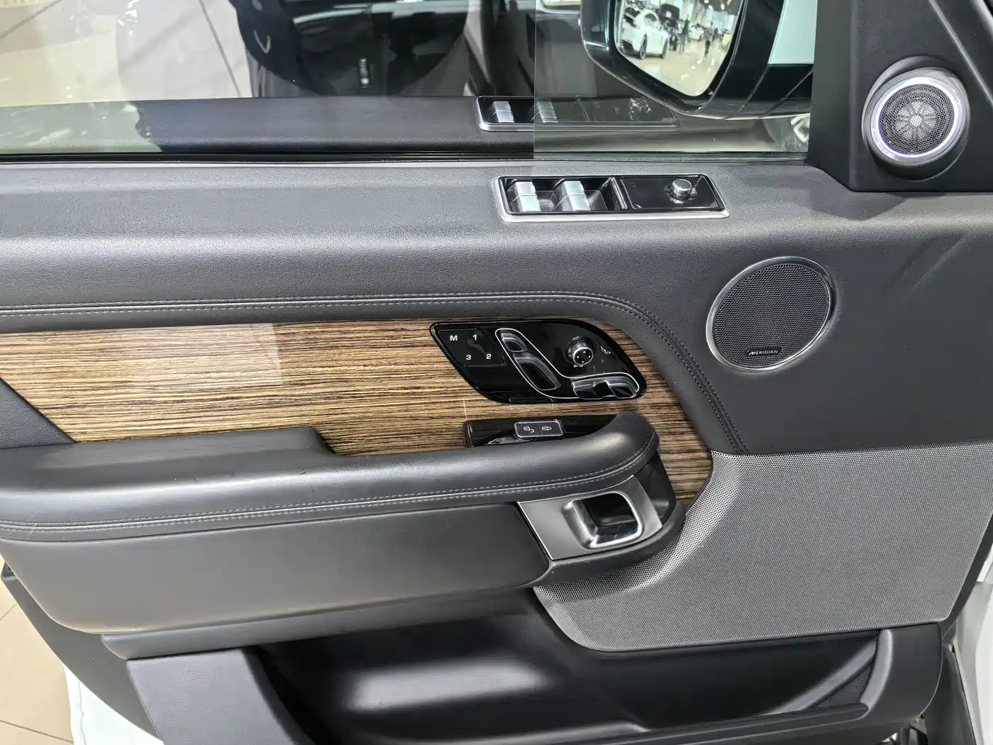 Land Rover Range Rover 2019 3.0 SC V6 Heritage Extended Edition фото 15