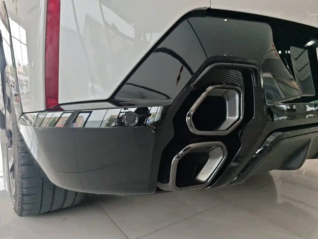 2025 BMW XM