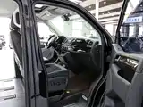Photo 19 - Volkswagen Multivan
