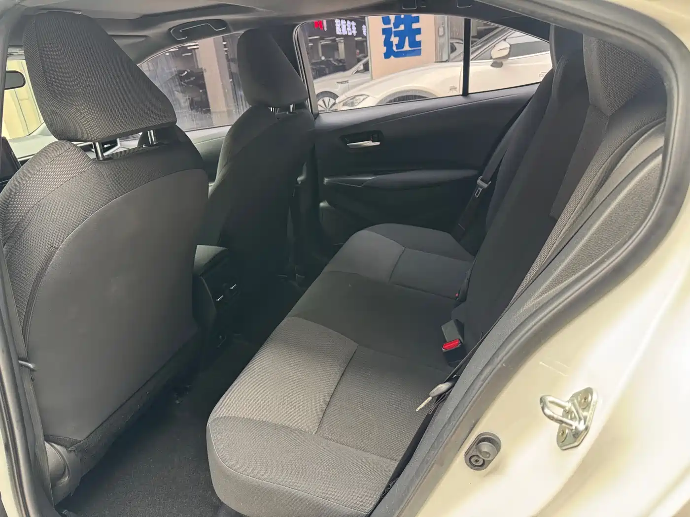 Toyota Levin 2022 Dual Engine 1.8H E-CVT Leading Edition фото 6