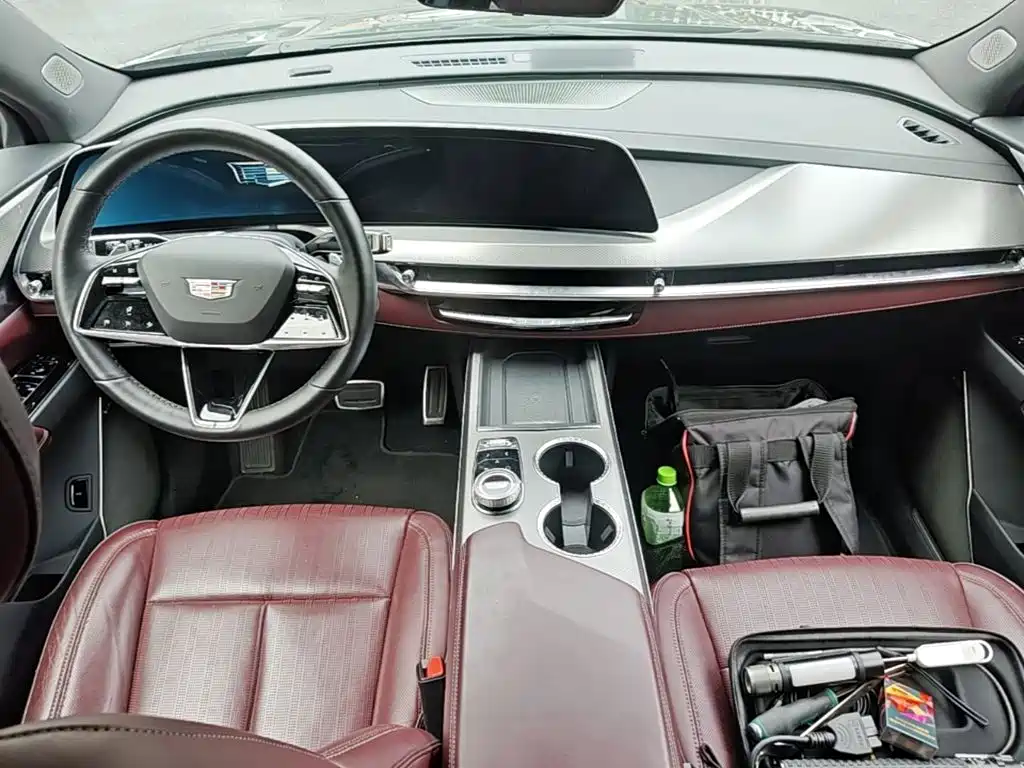 Cadillac XT5 2024 2025 Model 2.0T Platinum