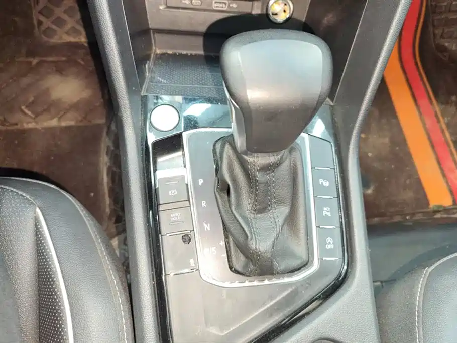 Volkswagen Tiguan L 2023 Facelift 330TSI Auto FWD R-Line Premium фото 16