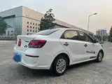 Photo 4 - Kia Pegas