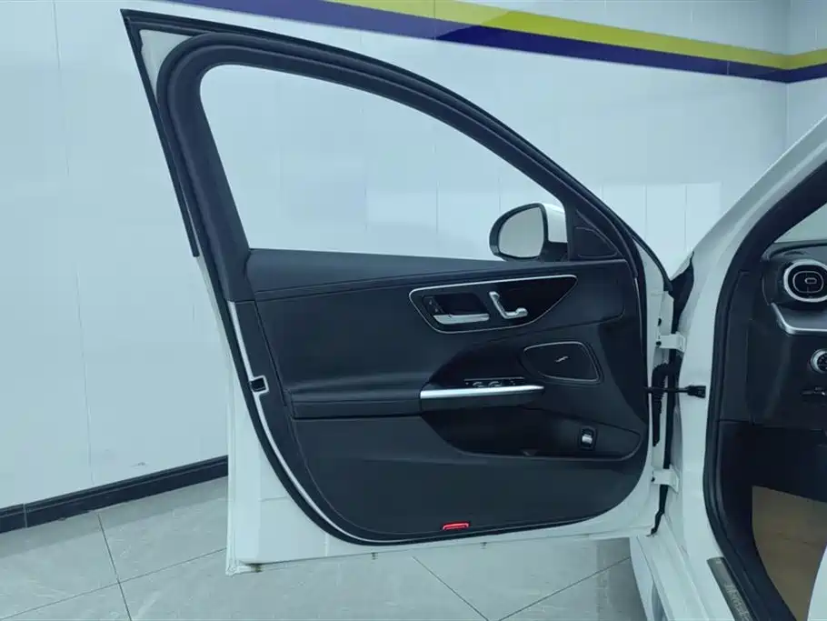 Mercedes-Benz C-Class 2024 C 200 L Sport Edition фото 7