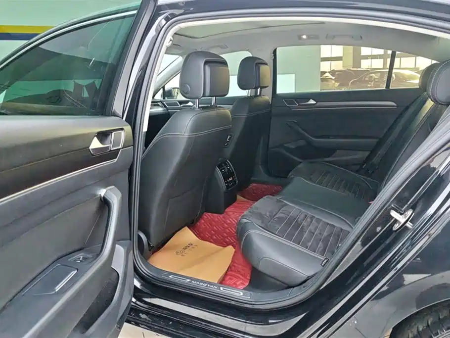 Volkswagen Magotan 2020 330TSI DSG Luxury фото 11