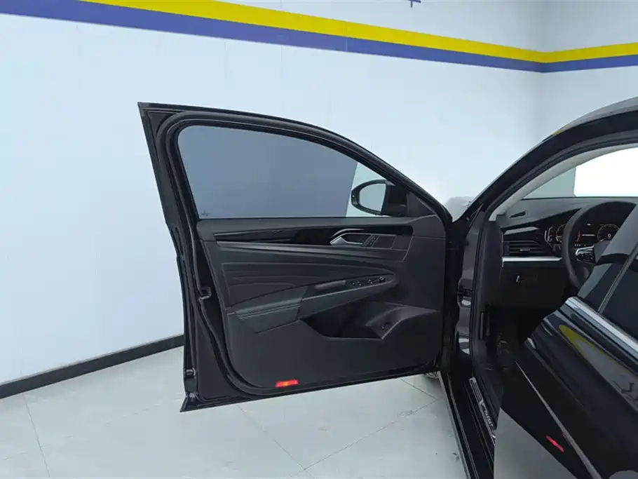 Volkswagen Passat 2024 380TSI Elite Edition фото 7