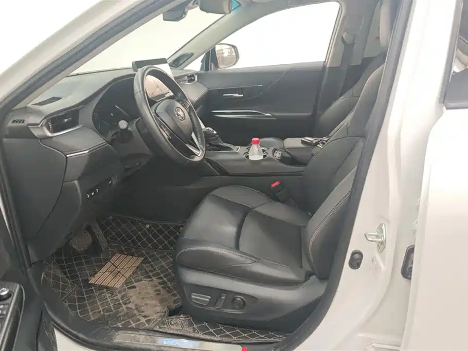 Toyota Venza 2023 2.0L CVT FWD Premium фото 9