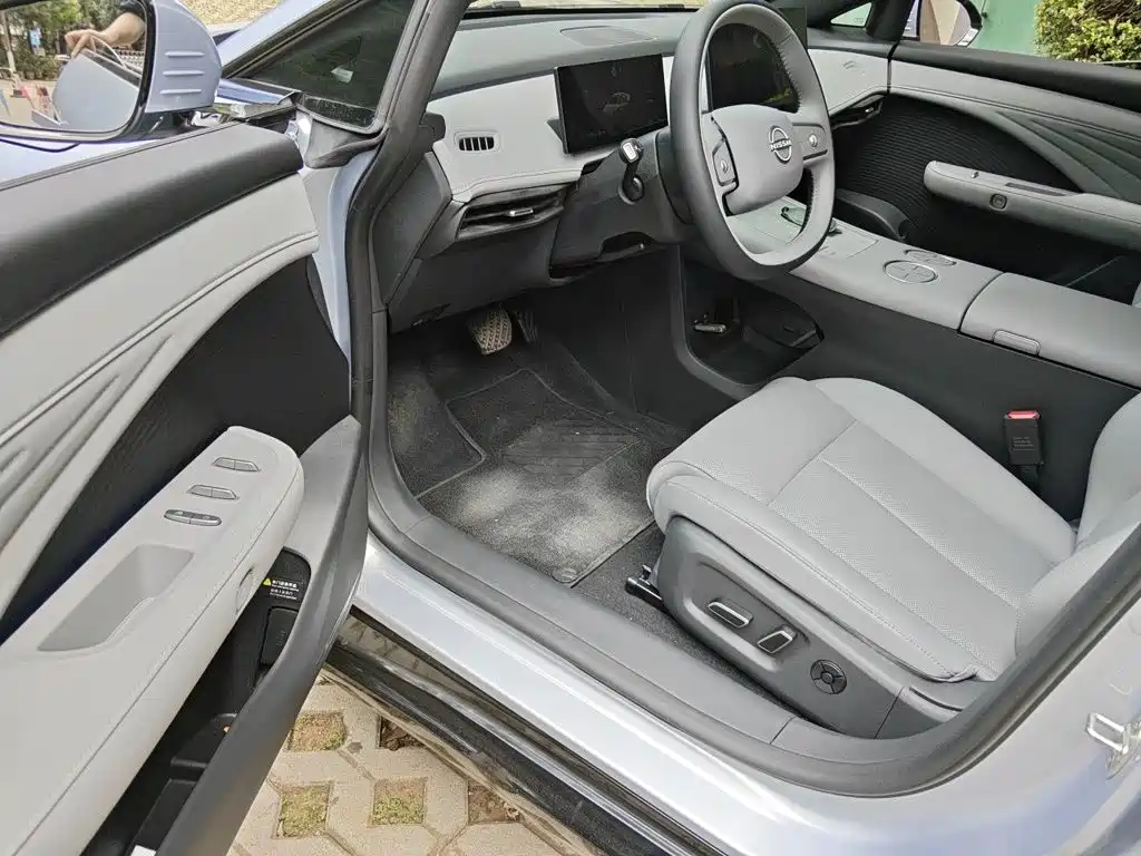 Photo 12 - Nissan N7