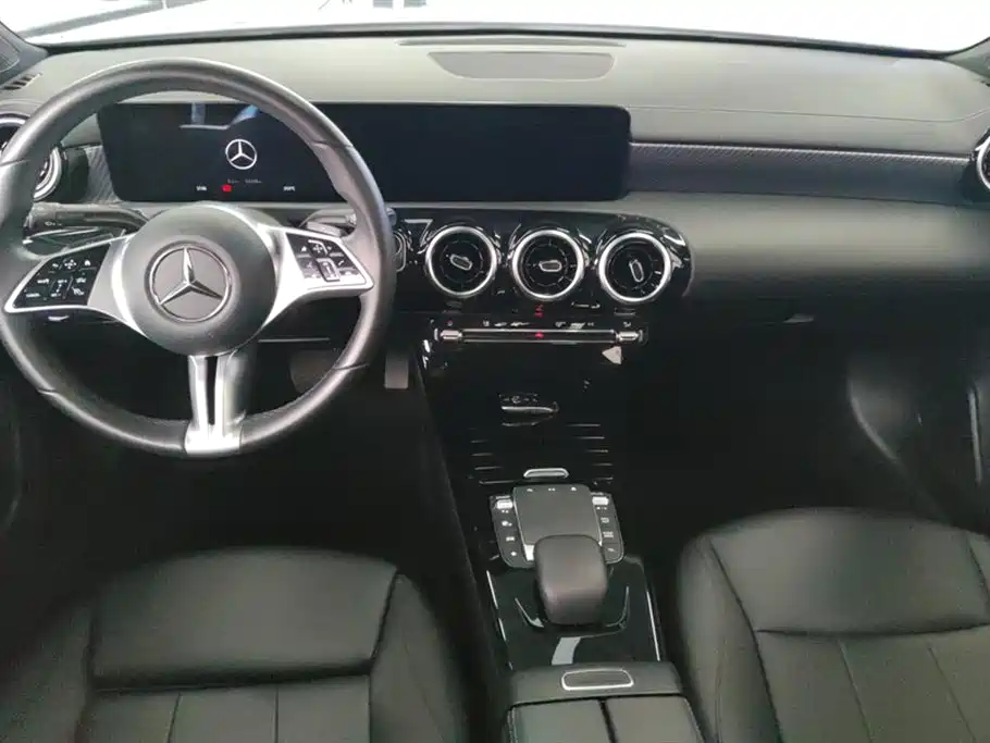 Mercedes-Benz A-Class 2023 A 200 L Dynamic фото 12