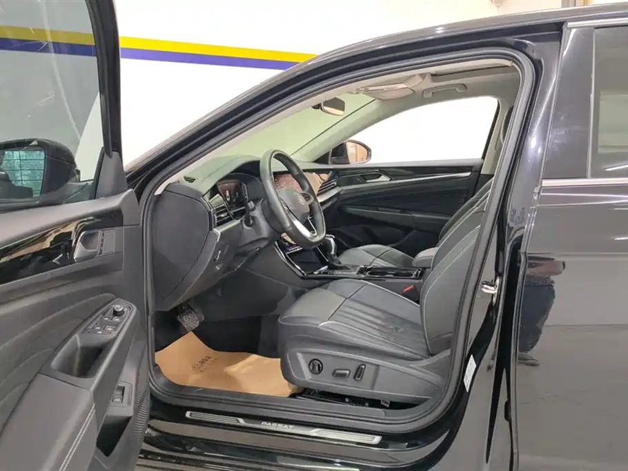 Volkswagen Passat 2022 330TSI Starlight Elite Edition фото 9