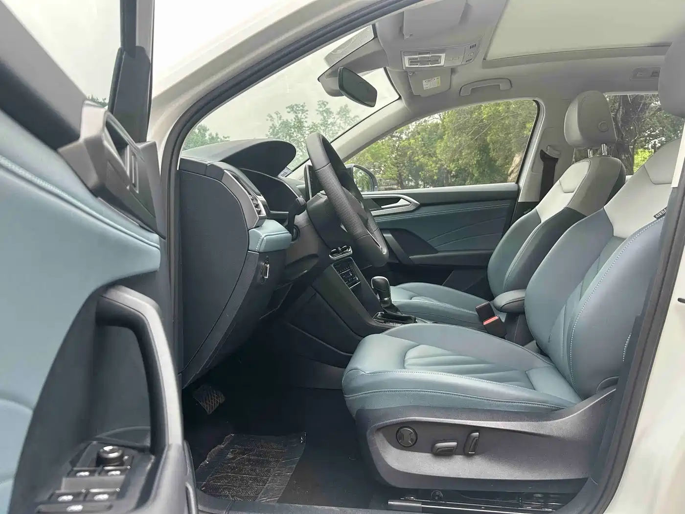 Volkswagen Tharu 2024 300TSI 2WD Moon Premium Edition фото 4