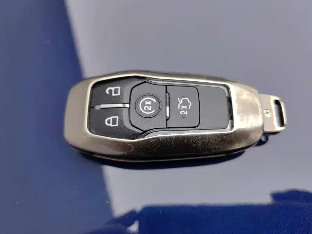 Фото 19 - Ford Taurus