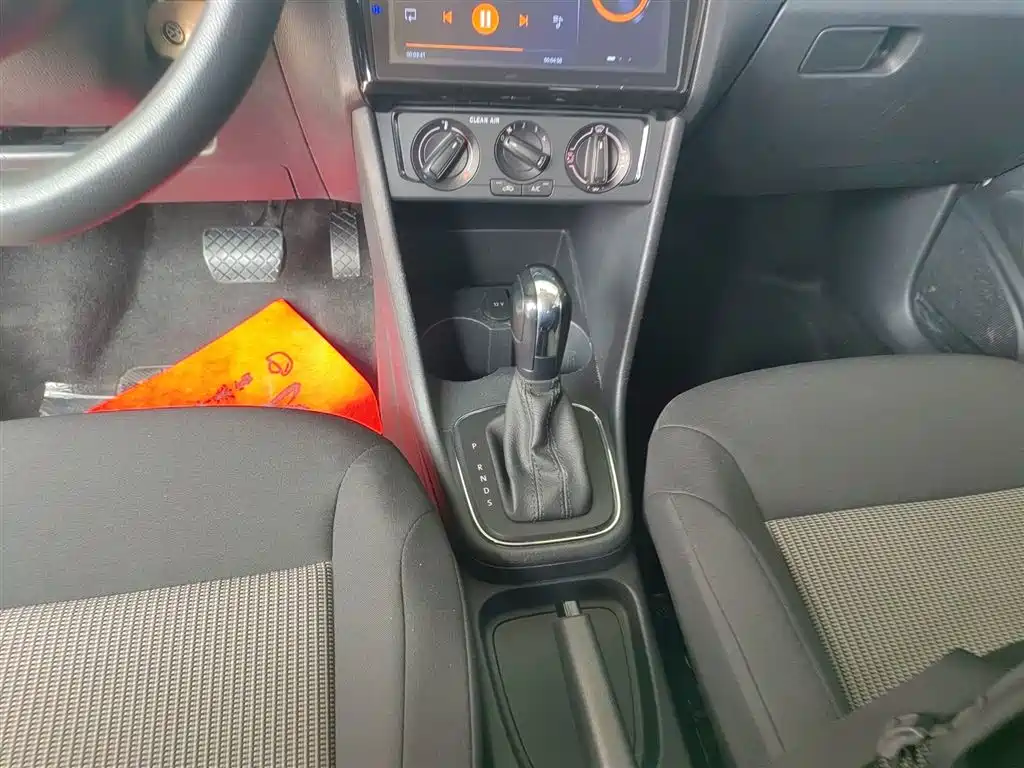 Volkswagen Polo 2016 1.4L Automatic Trend фото 14