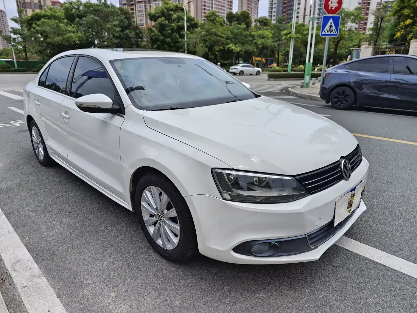 Volkswagen Sagitar 2014 Facelift 1.6L Automatic Comfort фото 3