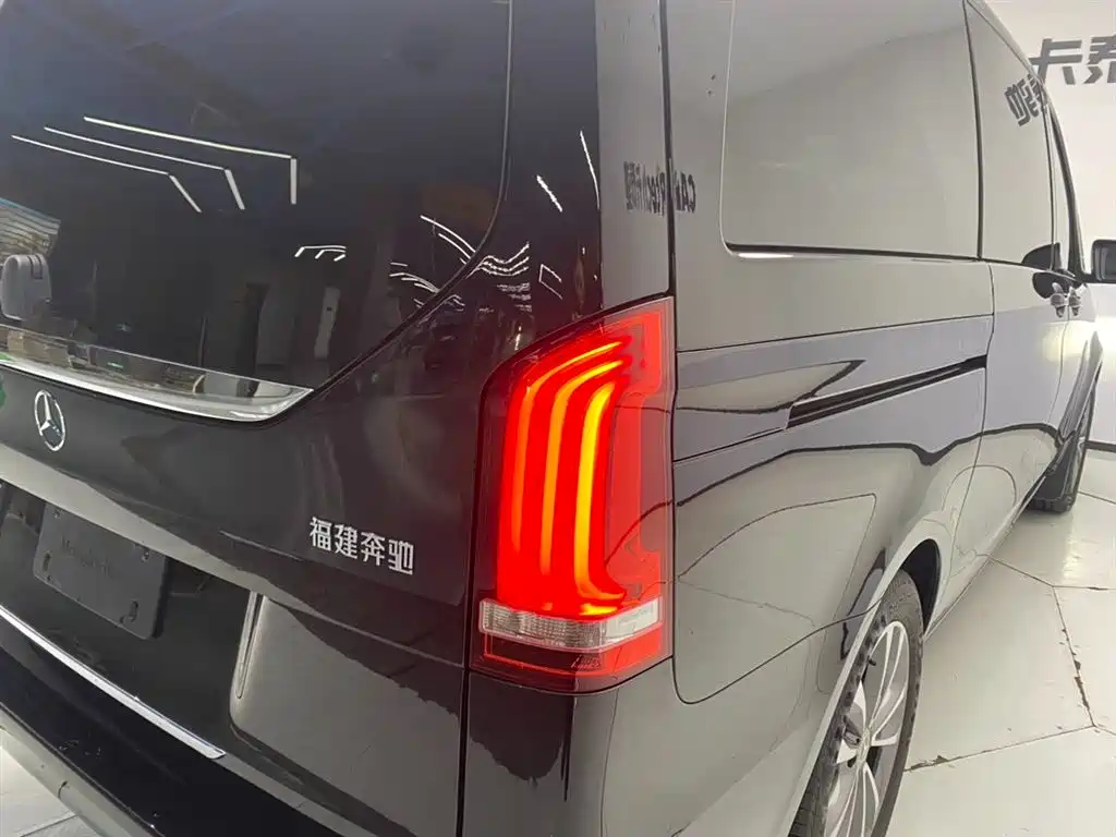 Mercedes-Benz V-Class 2022 V 260 Pilot Edition фото 10
