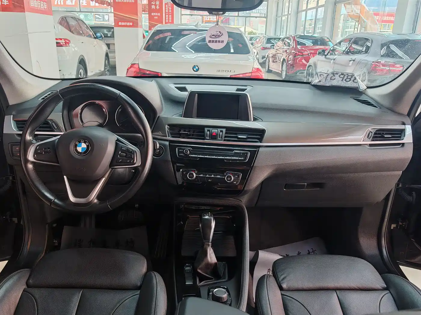 BMW X1 2019 sDrive18Li Premium Model фото 6