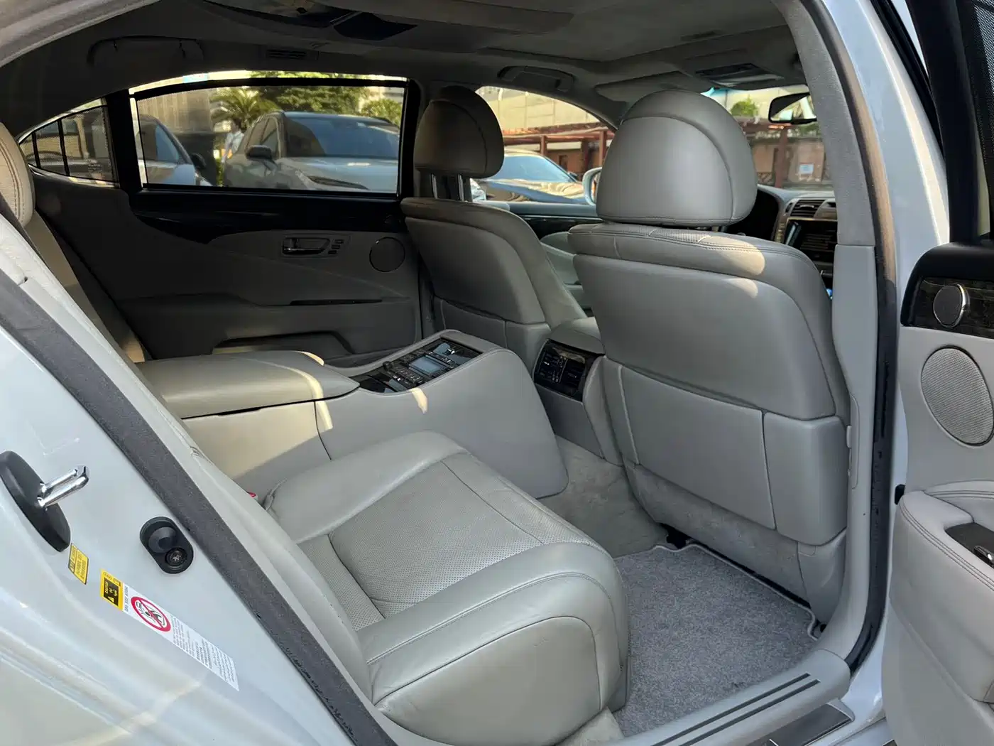 Lexus LS 2006 460L Premium Edition фото 6