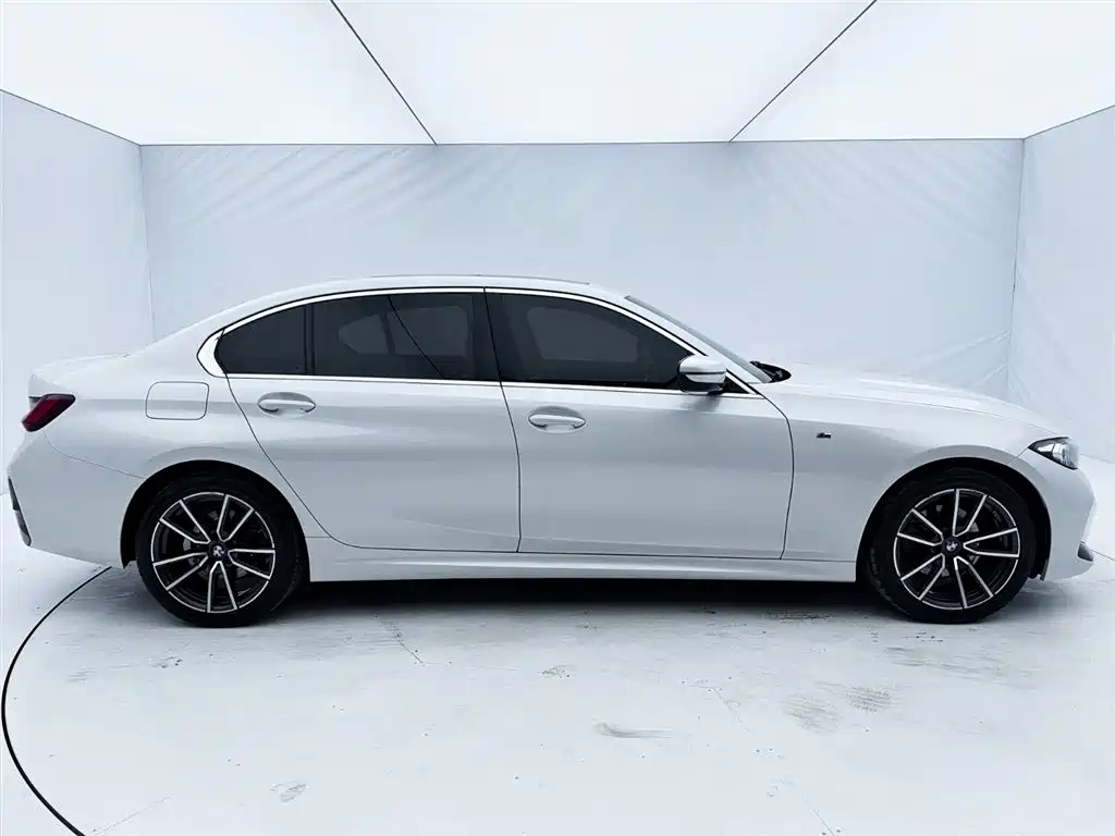 BMW 3 Series 2023 320Li M Sport Package фото 9