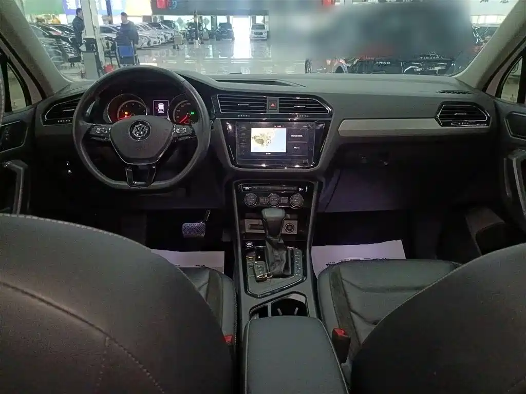 Volkswagen Tiguan L 2019 Facelift 330TSI Auto 2WD Smart Luxury China VI фото 10