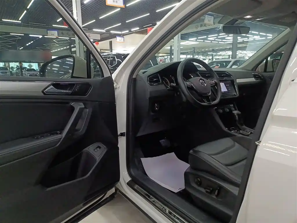 Volkswagen Tiguan L 2019 Facelift 330TSI Auto 2WD Smart Luxury China VI фото 16