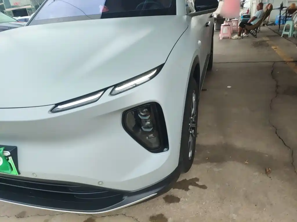 Фото 24 - NIO EC6