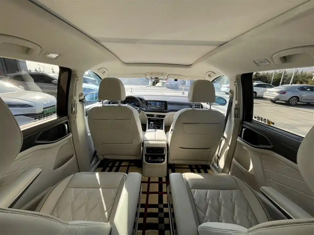 Volkswagen Viloran 2022 380TSI Premium Edition фото 24