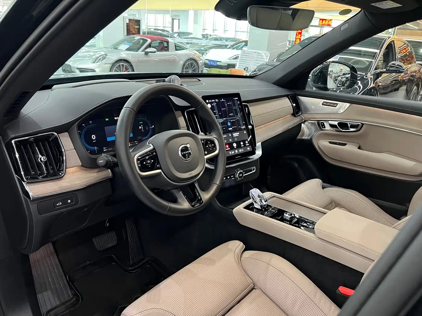 VOLVO XC90 PLUG IN HYBRID