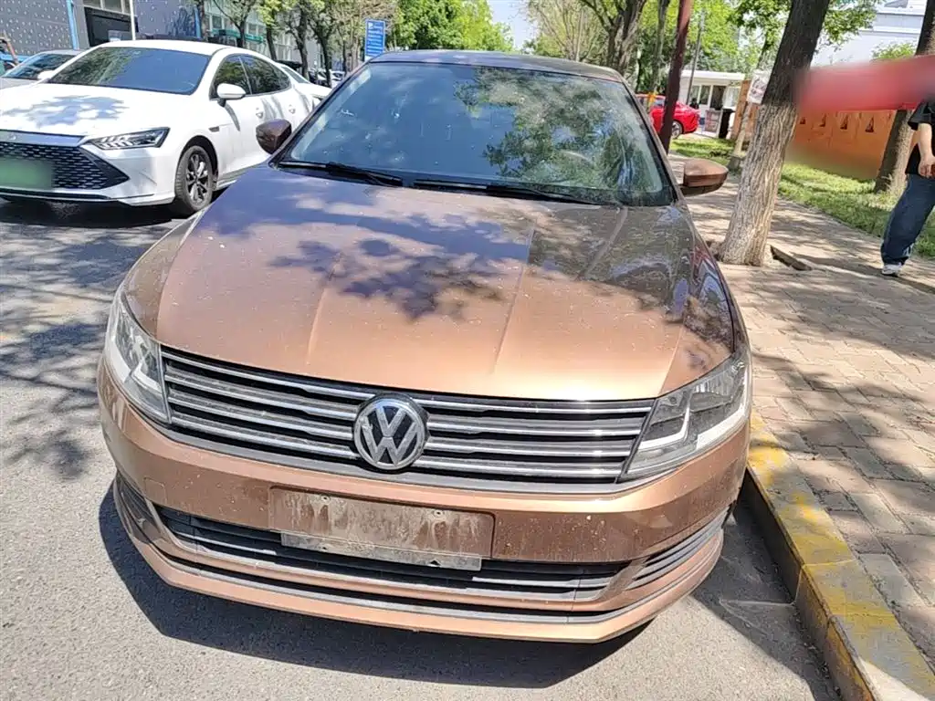 Volkswagen Lavida Tour 2015 1.6L Automatic Trend Edition фото 3