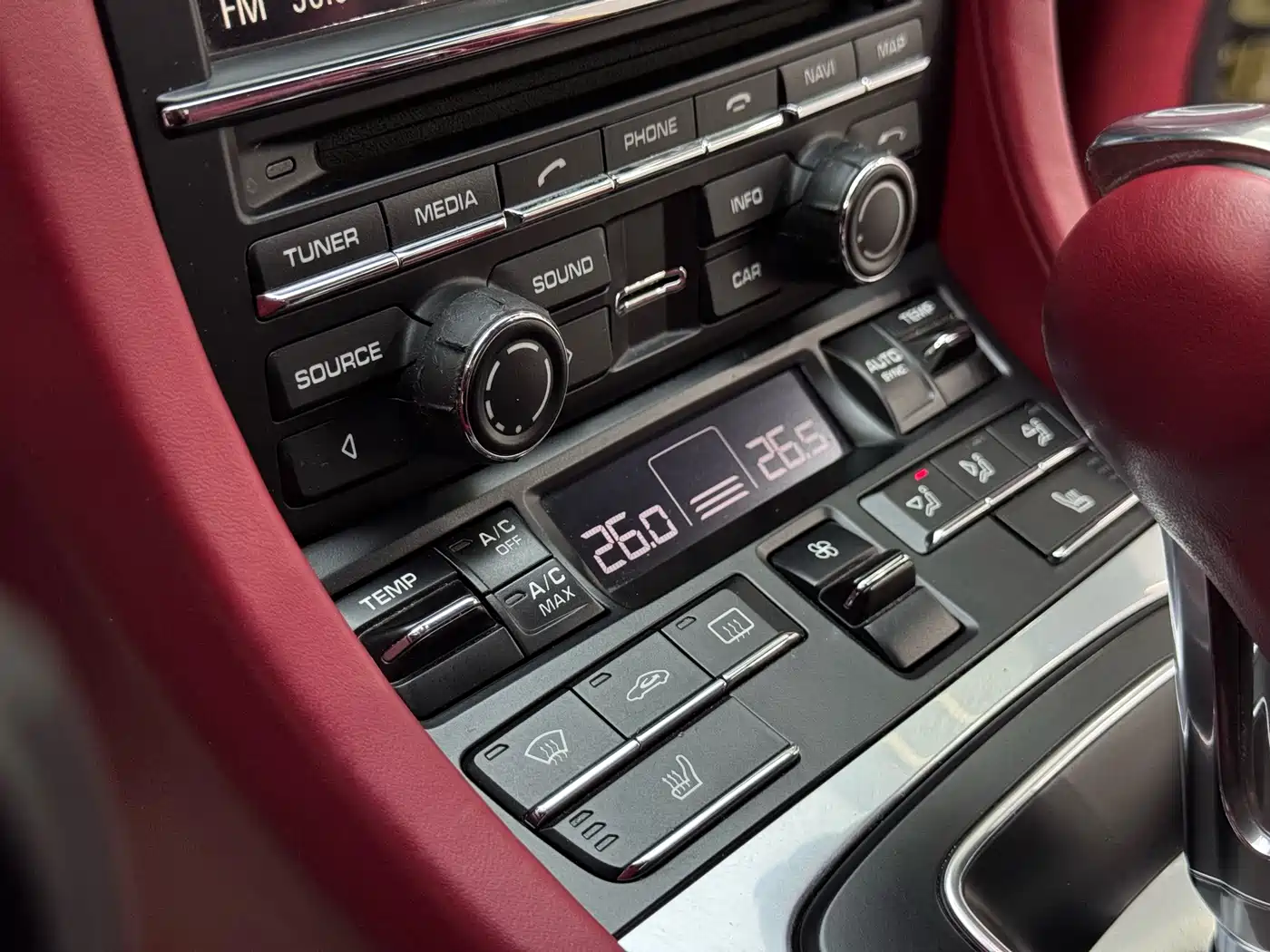 Porsche 911 2012 Carrera S 3.8L фото 21