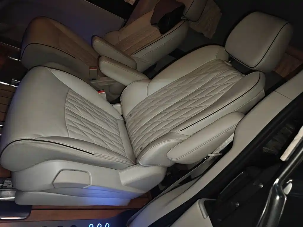 Photo 18 - Buick GL8