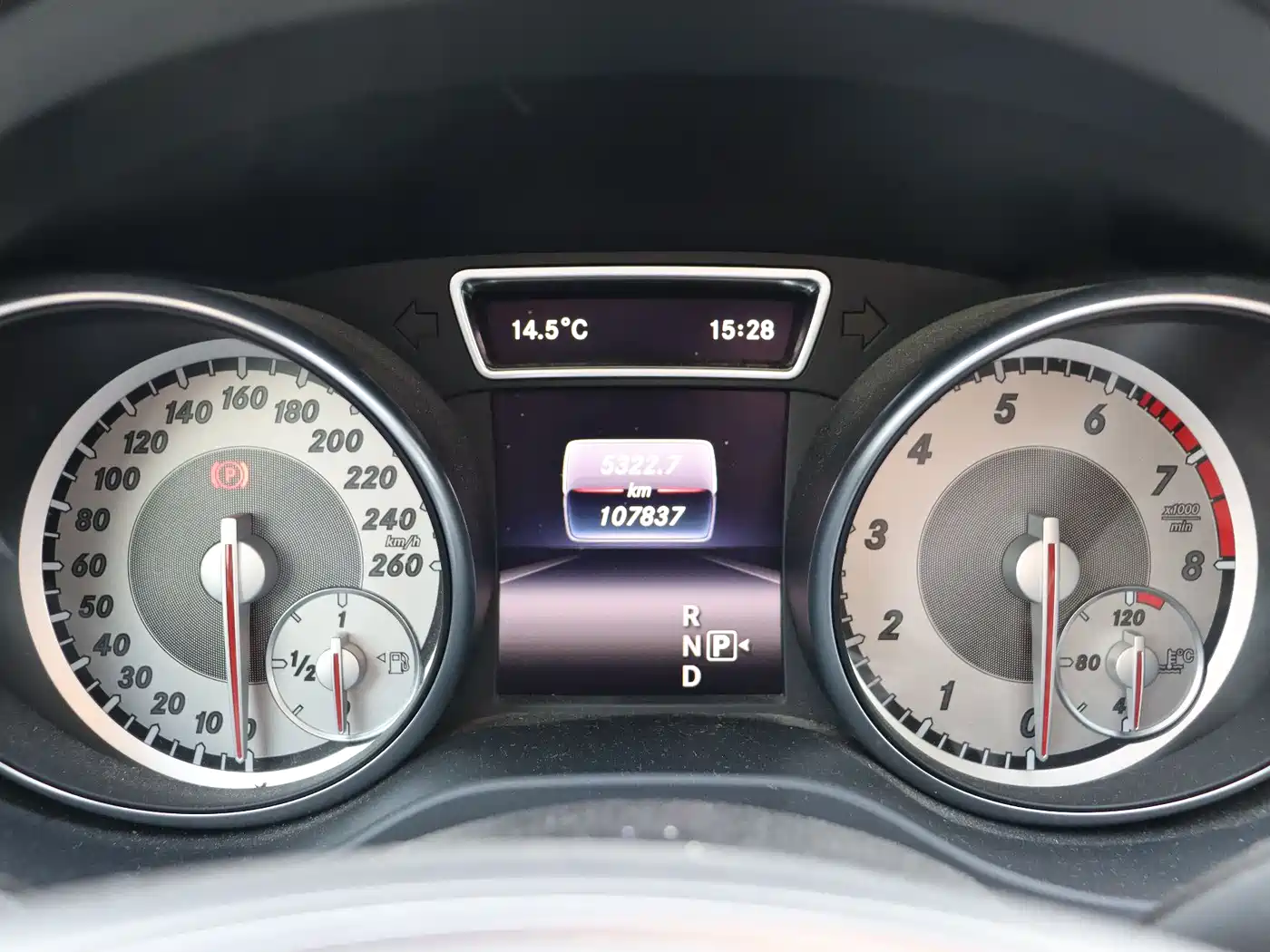 Mercedes-Benz GLA 2016 GLA 200 Dynamic фото 23