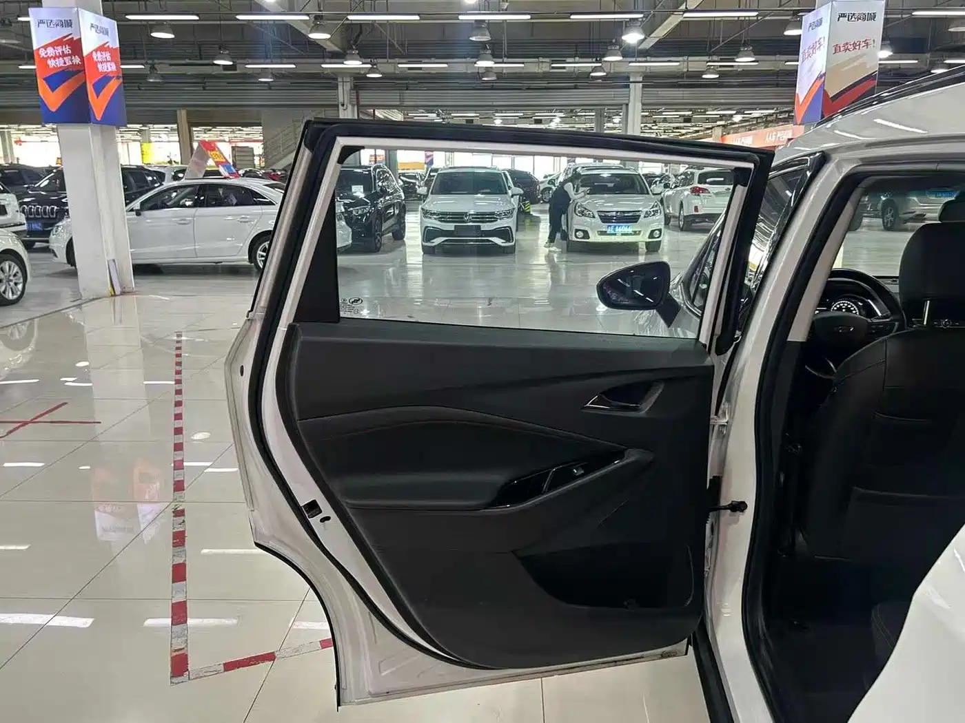 Chevrolet Volando 2020 Mild Hybrid Redline 530T Automatic Prestige Edition (5+2 seater) фото 18