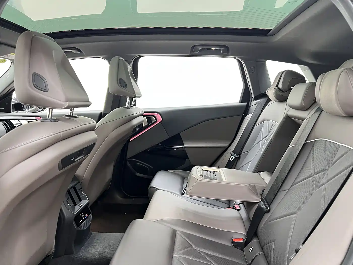 BMW X3 2025 xDrive30L Premium M Sport Package фото 19
