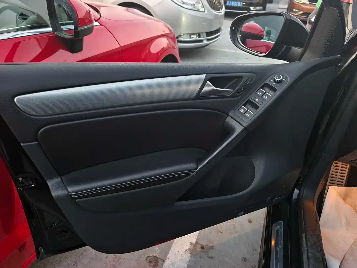 Volkswagen Golf (Import) 2011 2.0TSI R фото 6