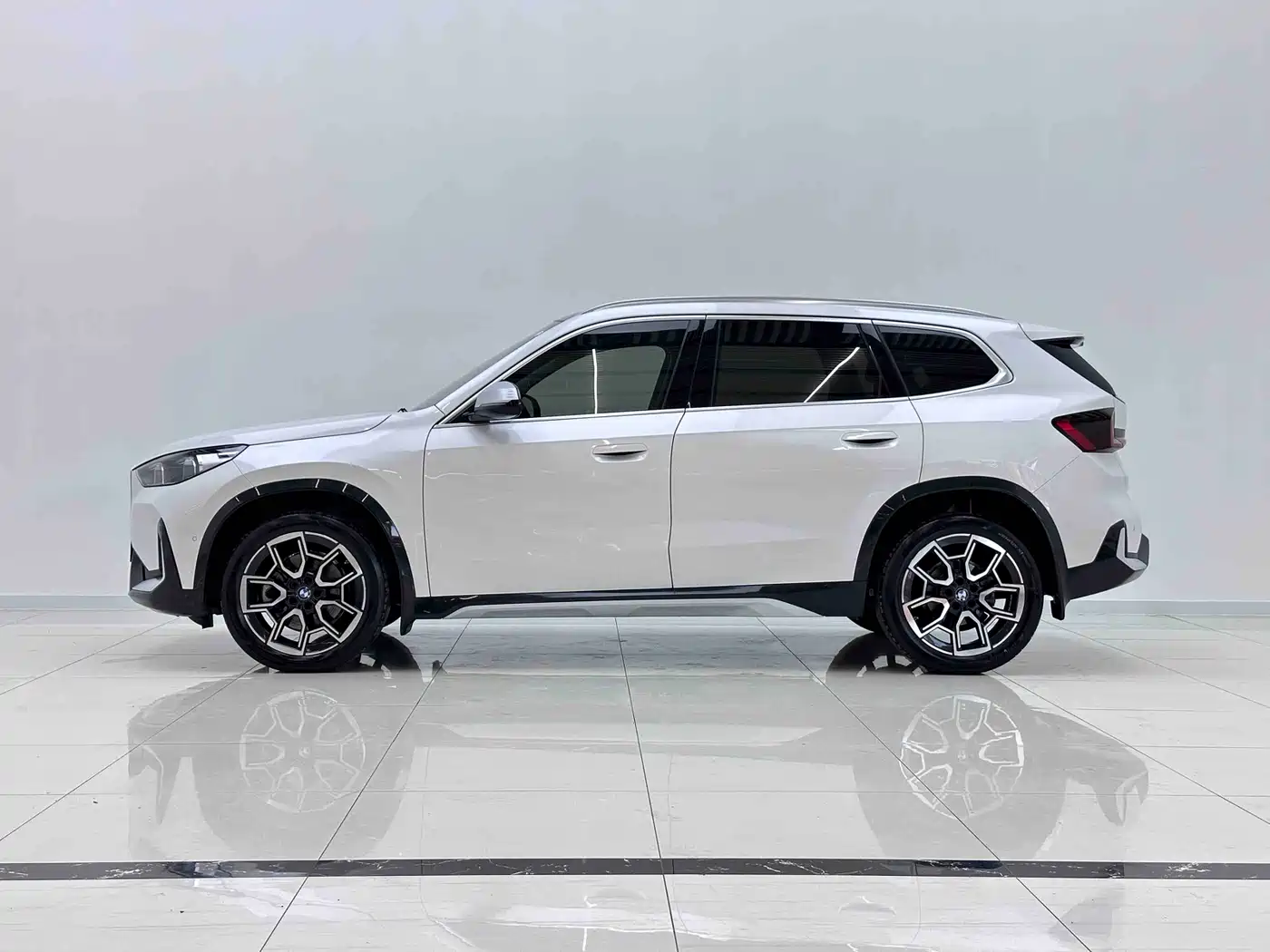 BMW X1 2023 xDrive25Li X Design Package фото 7