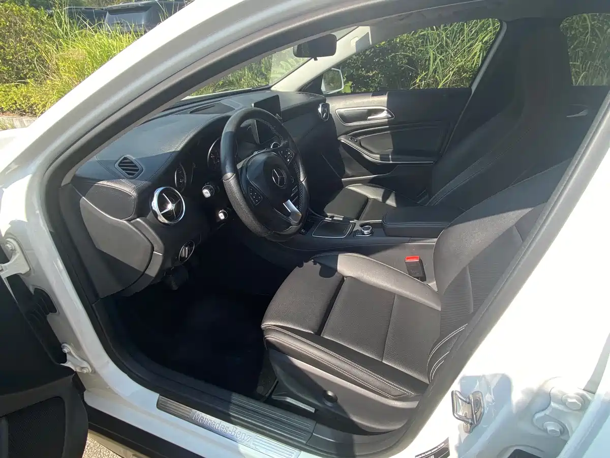 Mercedes-Benz GLA 2018 GLA 200 Fashion фото 8