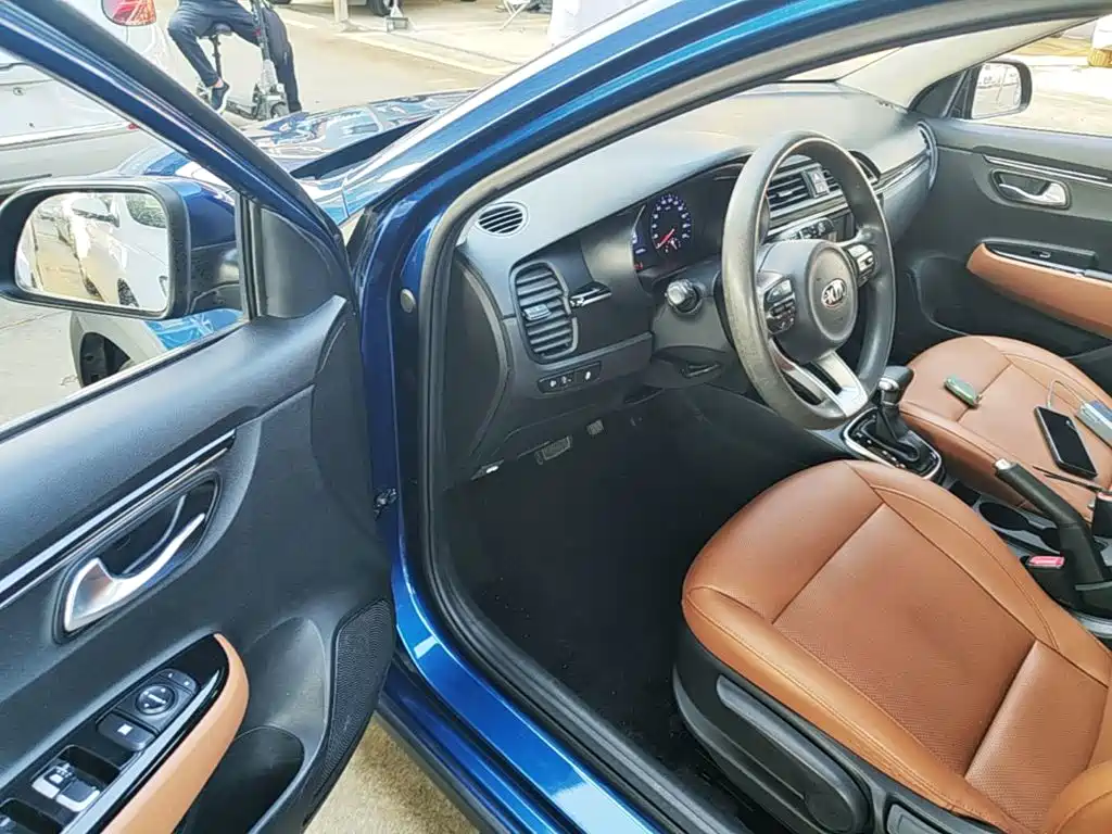Kia KX CROSS 2018 2017 1.4L AT GLS