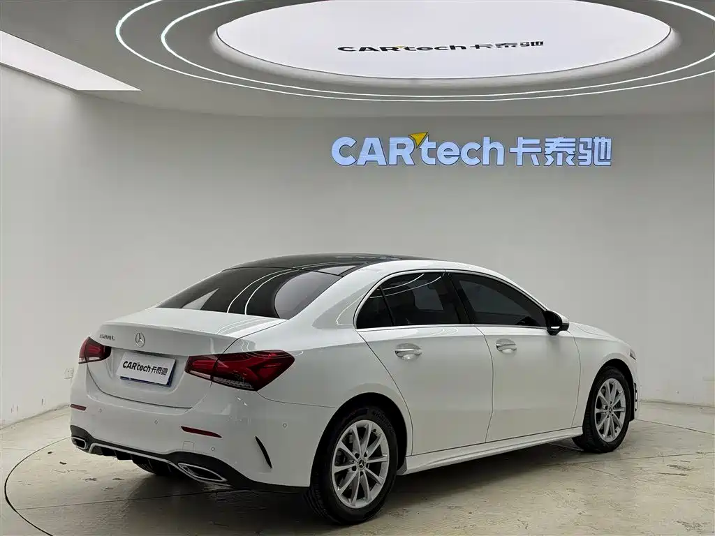 Mercedes-Benz A-Class 2022 A 200 L Sport Sedan Dynamic фото 3